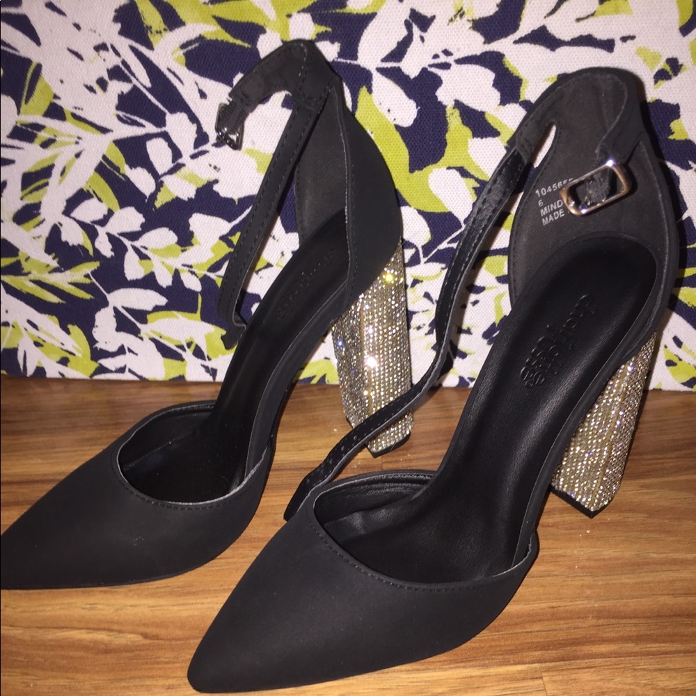 BEAUTIFUL GLITTER BLING HEELS